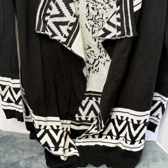 Material Girl Open Front Cardigan Black/White Aztec Tiger Women’s Size Small - Picture 3 of 7